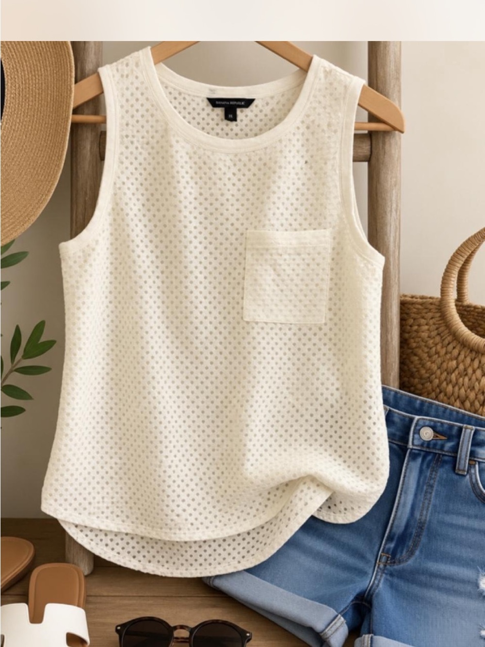 Banana Republic Cream Eyelet Pocket Tank